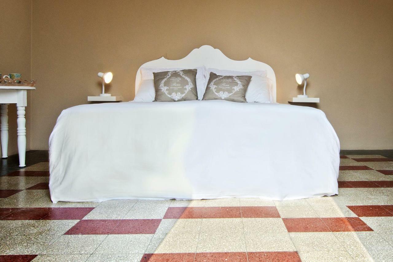 Blulassu City Center Rooms Кальяри Экстерьер фото